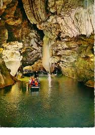 grotte avec bateau sur une rivière souterraine, Gouffre de Padirac